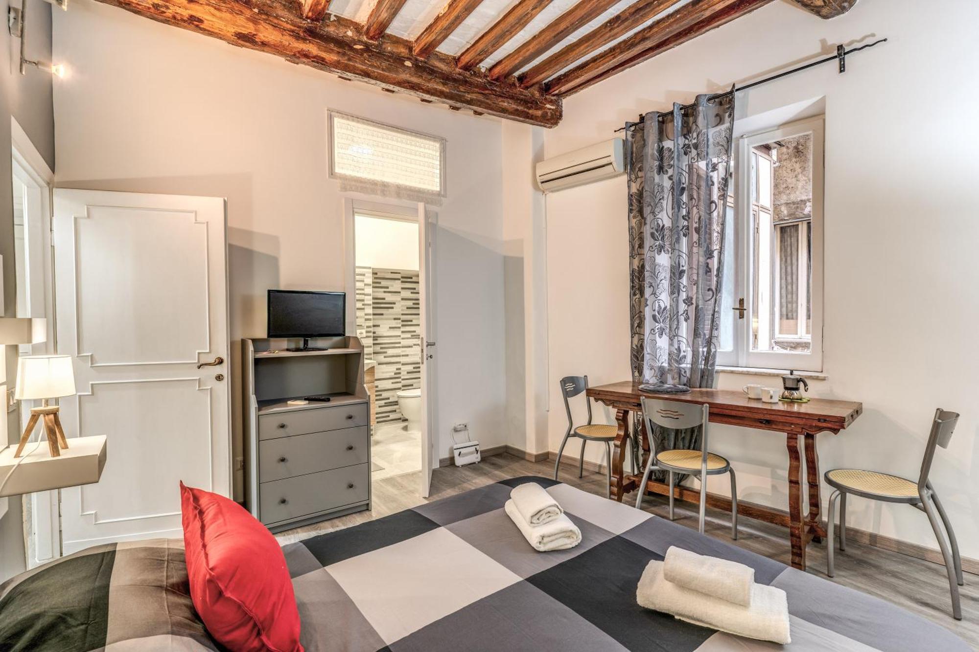 Apartment Monti Forum
